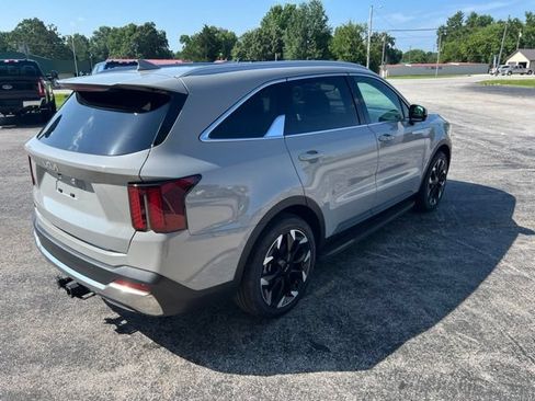 Used 2025 Kia Sorento EX w/ Panoramic Sunroof Package FWD image 5