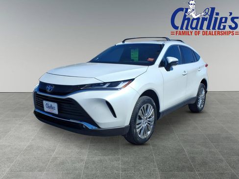 Certified 2023 Toyota Venza XLE image 1