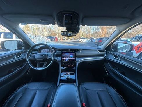 Used 2022 Jeep Grand Cherokee L Limited image 3