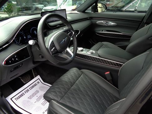 Used 2024 Genesis GV70 3.5T Sport w/ Sport Prestige Package AWD/4WD image 10
