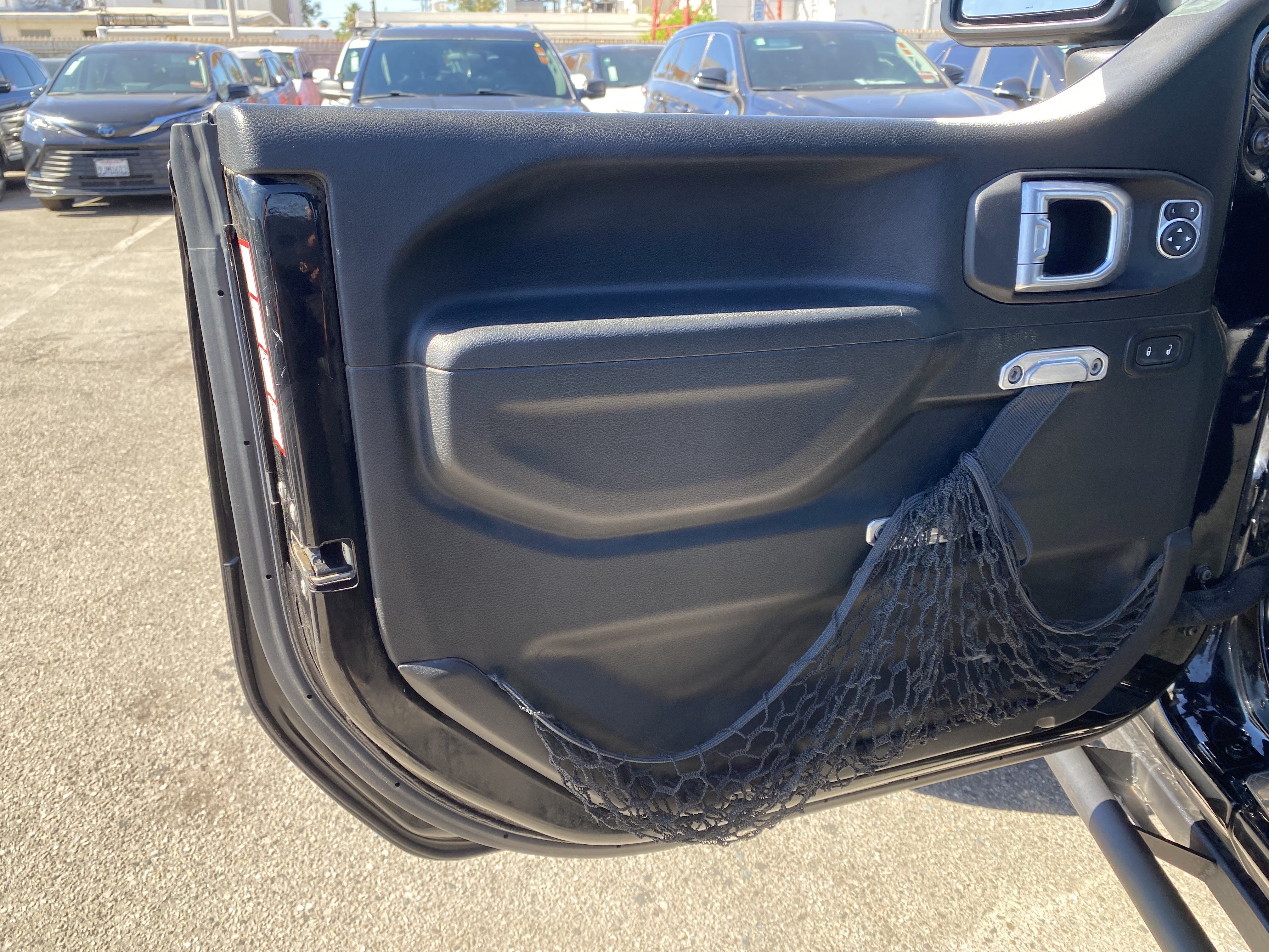 Used 2023 Jeep Wrangler Unlimited Rubicon 4xe AWD/4WD image 18