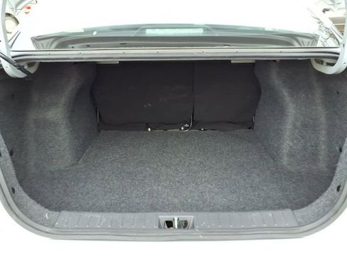 Used 2025 Nissan Versa SV image 9