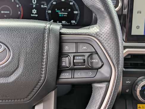 Certified 2025 Toyota 4Runner Limited AWD/4WD image 30