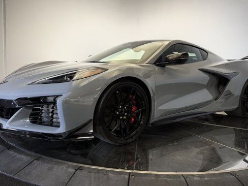 Used 2024 Chevrolet Corvette Z06 w/ Z07 Performance Package RWD image 22