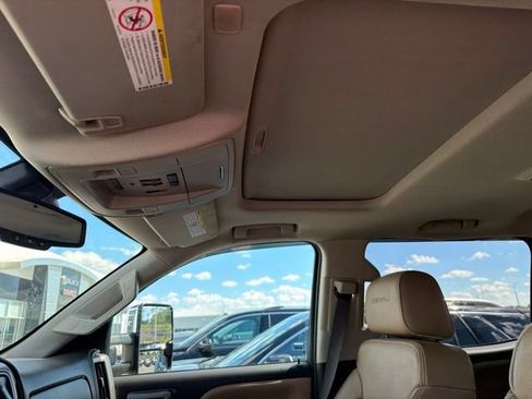 Used 2019 GMC Sierra 2500 Denali w/ Duramax Plus Package AWD/4WD image 8