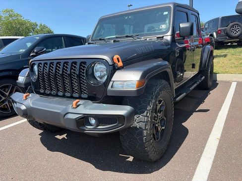 Used 2021 Jeep Gladiator Sport AWD/4WD image 3