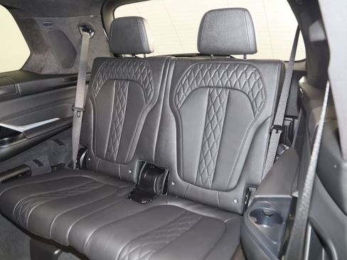 Used 2024 BMW X7 M60i AWD/4WD image 54