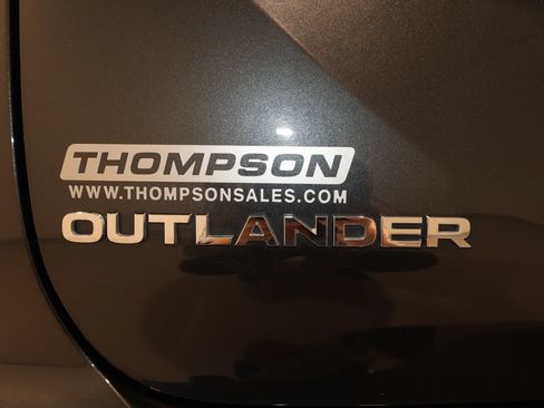 Used 2025 Mitsubishi Outlander SE AWD/4WD image 36