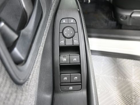 Used 2021 Nissan Rogue S AWD/4WD image 19