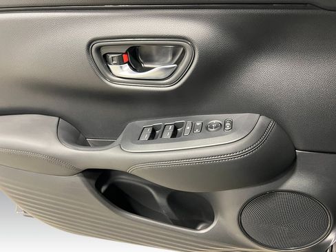 Used 2025 Honda HR-V LX image 13