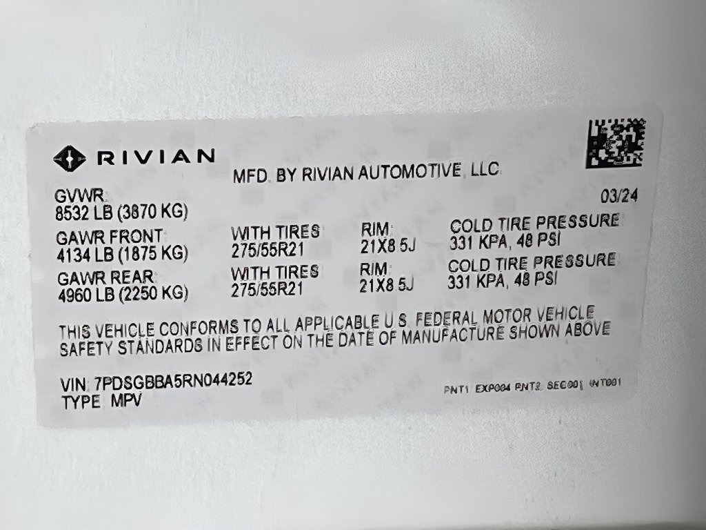 Used 2024 Rivian R1S Adventure Dual AWD/4WD image 32