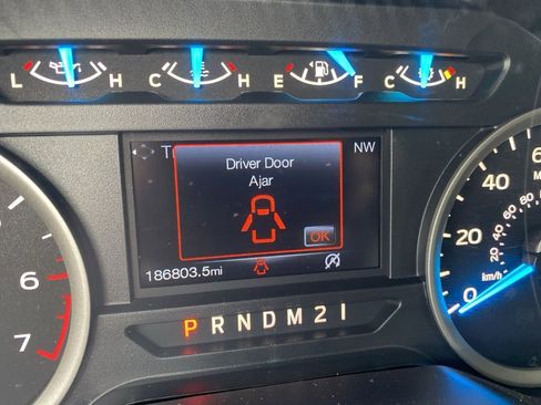 Used 2017 Ford F150 XLT w/ Equipment Group 302A Luxury image 6