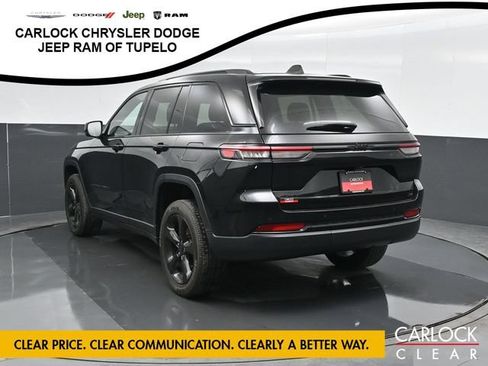 Used 2023 Jeep Grand Cherokee Altitude AWD/4WD image 10