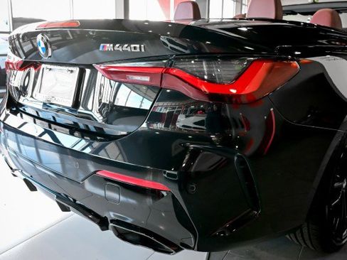 Used 2023 BMW 440i xDrive Convertible w/ M Carbon Exterior Package image 14