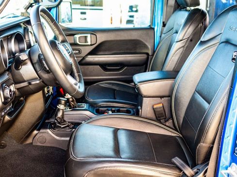 Used 2022 Jeep Wrangler Unlimited Sahara image 25