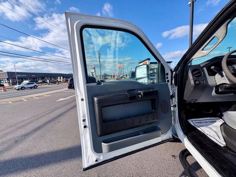 Used 2013 Ford F250 XL w/ PWR Equipment Group image 17