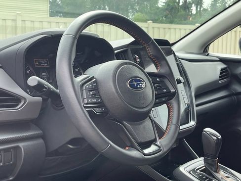 Used 2024 Subaru Crosstrek 2.5i Limited AWD/4WD image 18