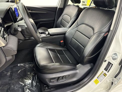 Used 2025 Toyota Camry LE image 4