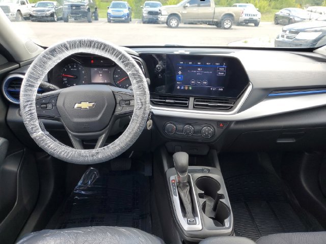 Used 2024 Chevrolet Trax LS FWD image 27