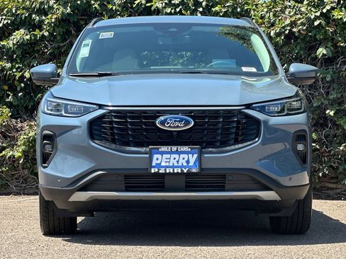 New 2024 Ford Escape Platinum w/ Premium Technology Package image 2