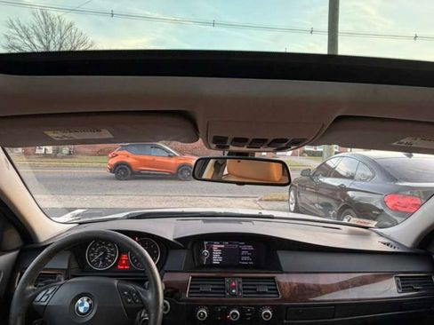 Used 2010 BMW 528i xDrive Sedan image 21