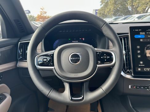 New 2026 Volvo XC90 B6 Plus w/ Protection Package Premier image 15