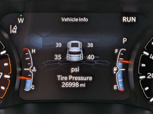 Used 2025 Jeep Compass Limited image 13