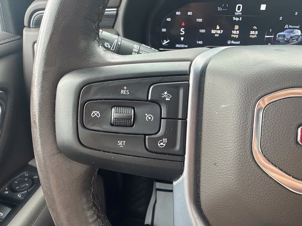 Used 2022 GMC Yukon SLT w/ SLT Luxury Package AWD/4WD image 26