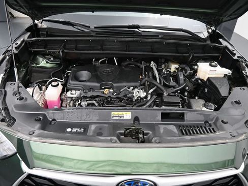 Used 2023 Toyota Highlander LE FWD image 14