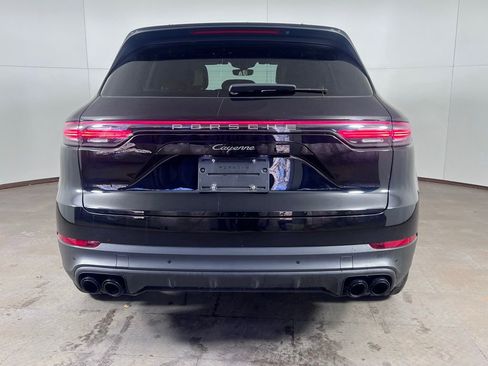 Certified 2023 Porsche Cayenne Platinum Edition image 6