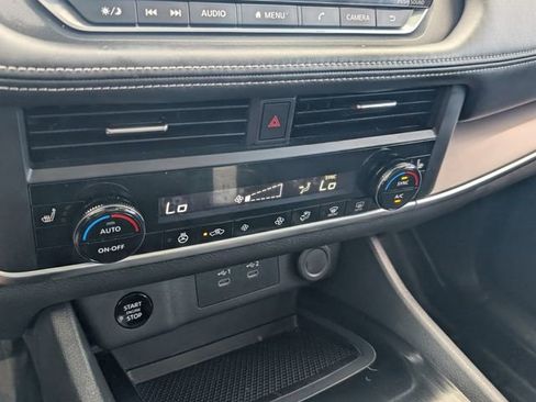 Used 2025 Nissan Rogue SV w/ SV Premium Package image 20