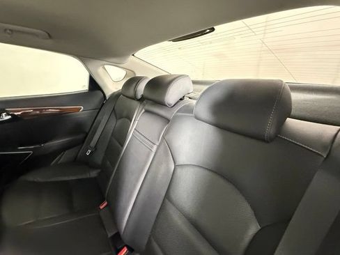 Used 2017 Kia Cadenza Premium FWD image 27