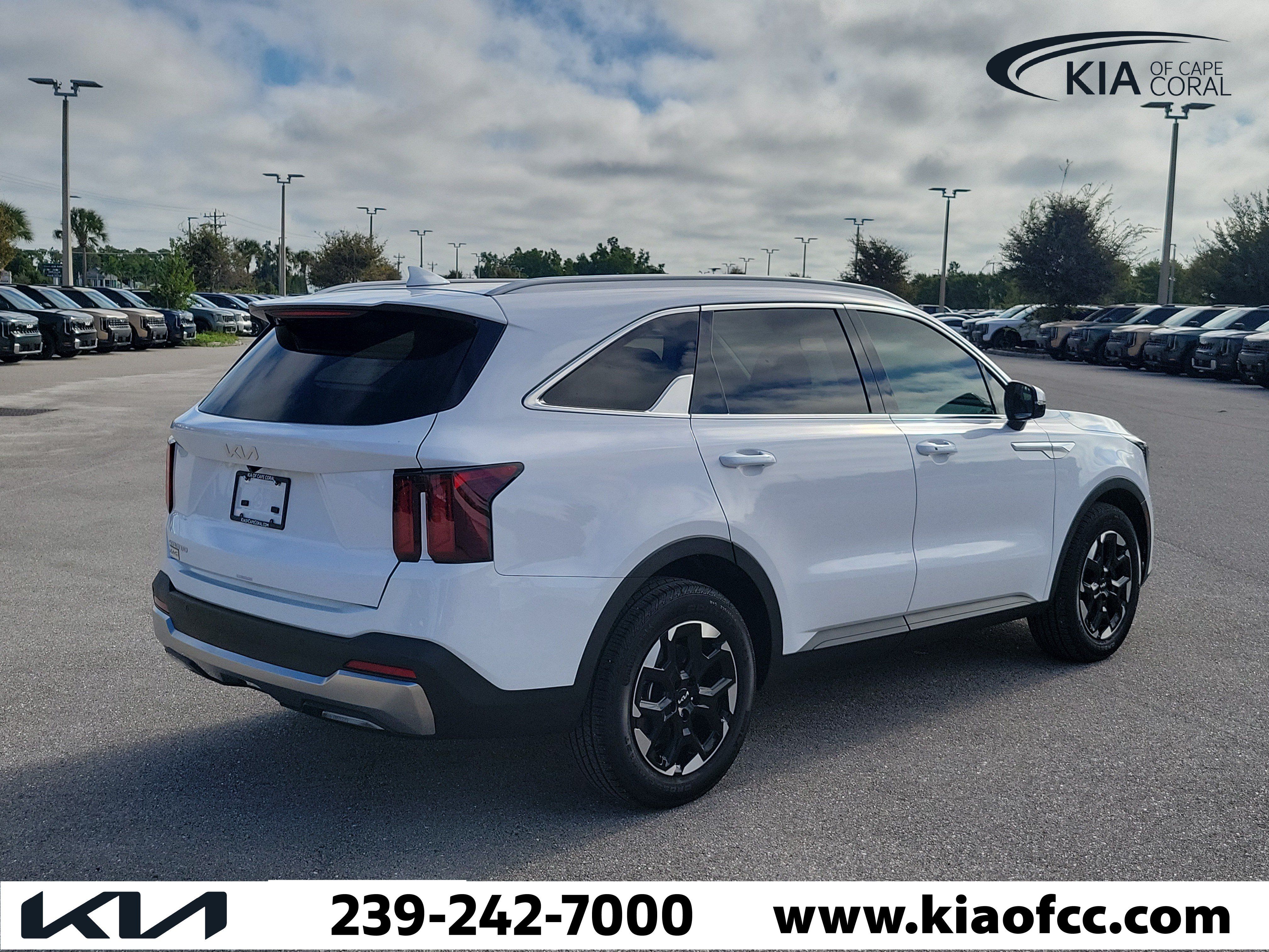 Certified 2025 Kia Sorento S w/ Panoramic Sunroof Package FWD image 6