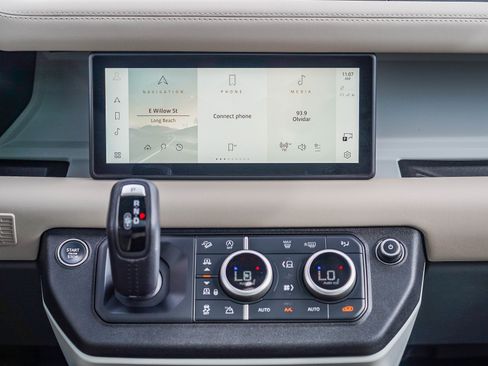 Used 2024 Land Rover Defender 110 S image 14