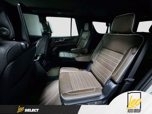 Used 2025 GMC Yukon Denali Ultimate AWD/4WD image 29