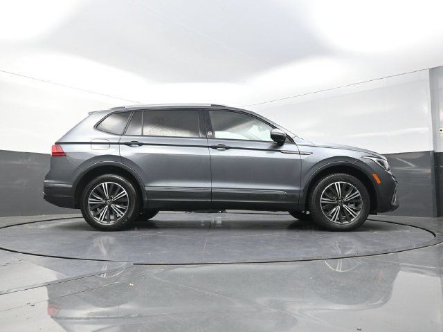 Used 2024 Volkswagen Tiguan Wolfsburg Edition FWD image 38