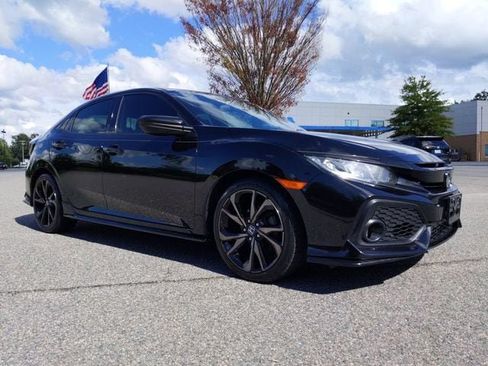 Used 2018 Honda Civic Sport image 2
