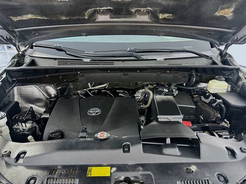 Used 2018 Toyota Highlander Limited Platinum AWD/4WD image 33