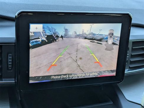 Used 2020 Ford Explorer XLT w/ Equipment Group 202A image 17