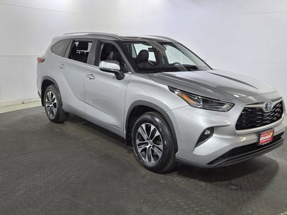 Used 2022 Toyota Highlander XLE