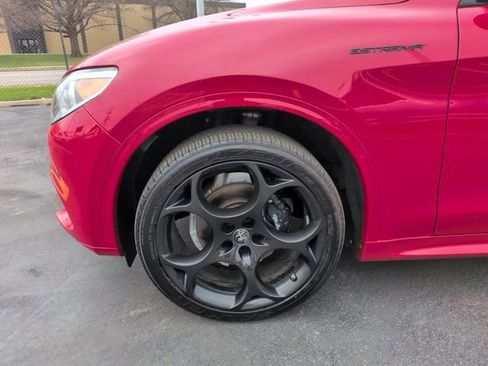 Used 2023 Alfa Romeo Stelvio Estrema image 12