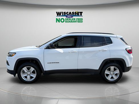 Used 2022 Jeep Compass Latitude w/ Sun and Sound Group AWD/4WD image 2