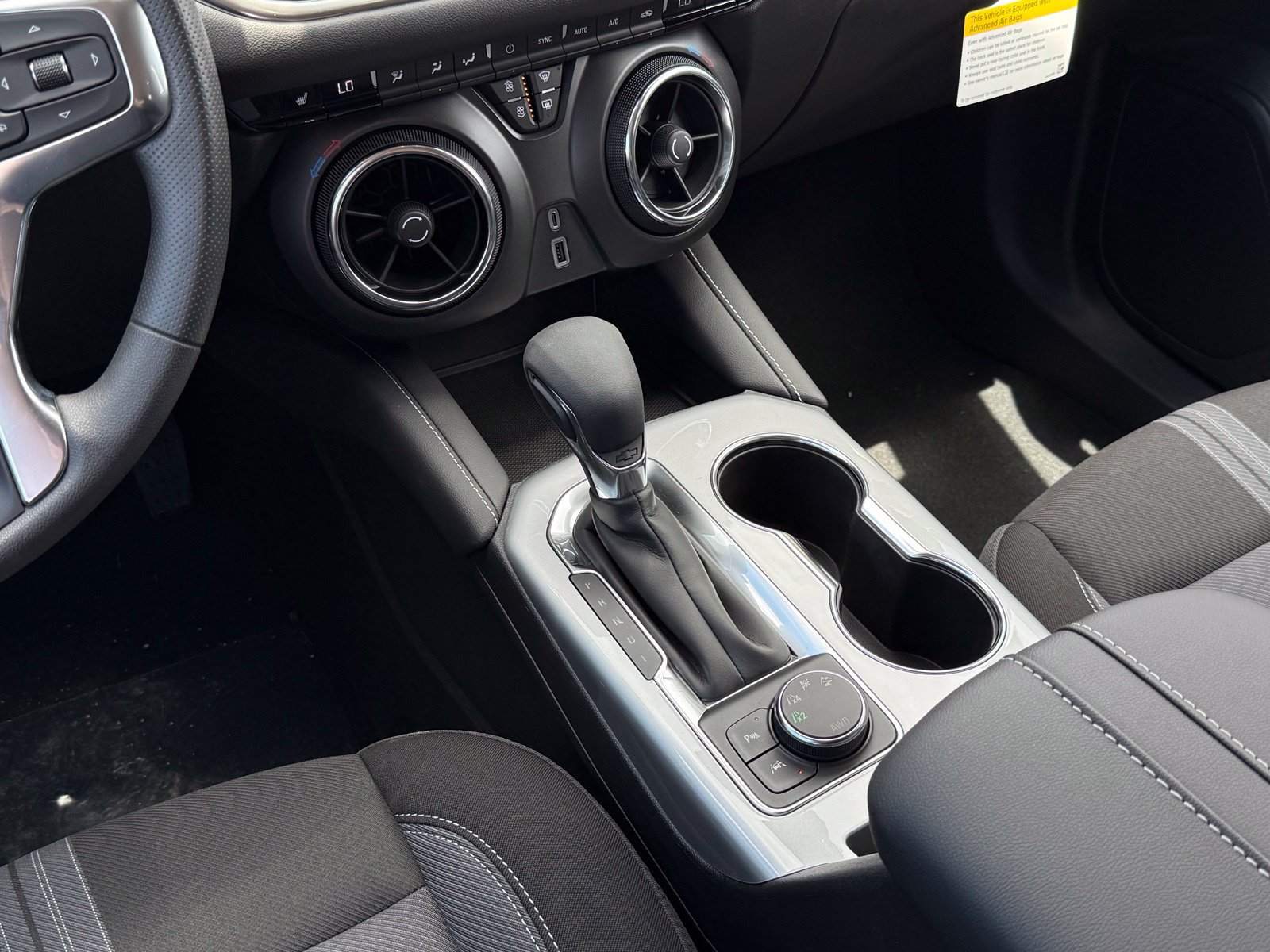 New 2026 Chevrolet Blazer LT w/ Midnight/Sport Edition AWD/4WD image 17