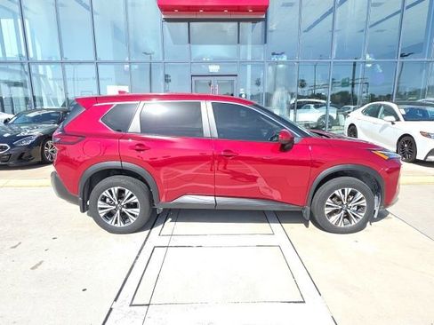Used 2023 Nissan Rogue SV FWD image 3