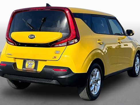 Used 2020 Kia Soul S image 2