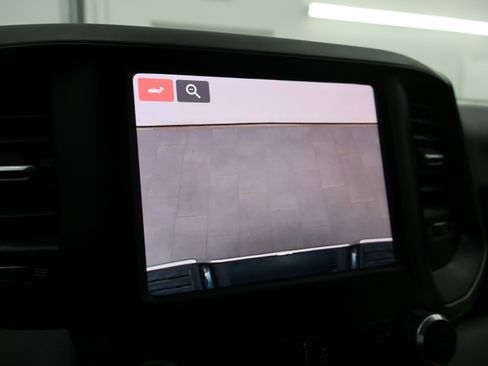 Used 2024 RAM 3500 Tradesman w/ Chrome Appearance Group AWD/4WD image 17