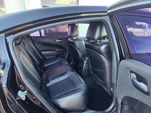 Used 2017 Dodge Charger R/T w/ Plus Group RWD image 12