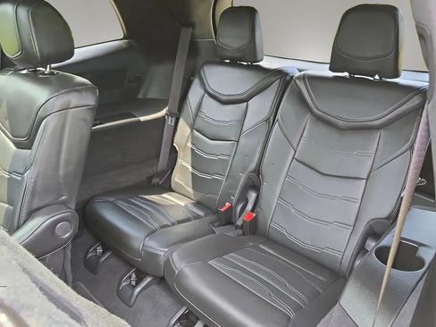 Used 2023 Cadillac XT6 Premium Luxury w/ Platinum Package AWD/4WD image 24