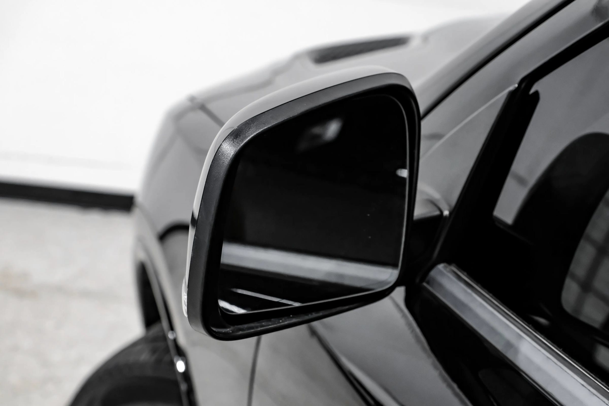 Used 2022 Dodge Durango R/T w/ Blacktop Package RWD image 39