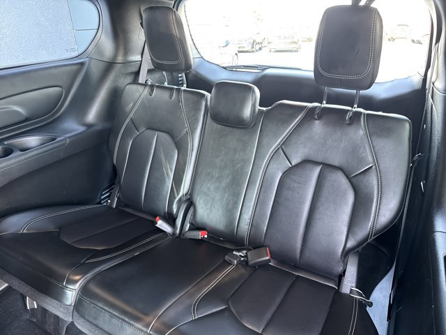 Used 2025 Chrysler Pacifica Select FWD image 6